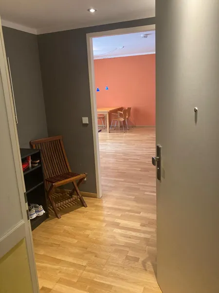 2-Zimmer-Souterrainwohnung mit Garten in Wilmersdorf – möbliert, befristet bis 24 Monate — photo 1